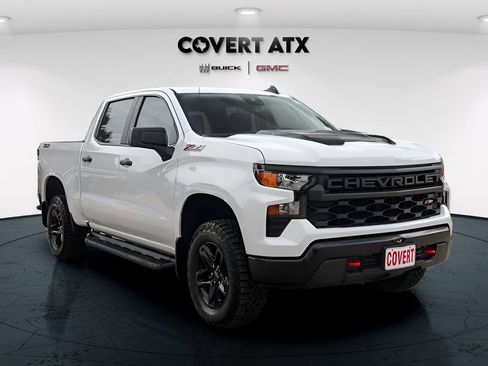 Used 2025 Chevrolet Silverado 1500 Custom Trail Boss w/ LPO, Dark Essentials Package AWD/4WD image 8