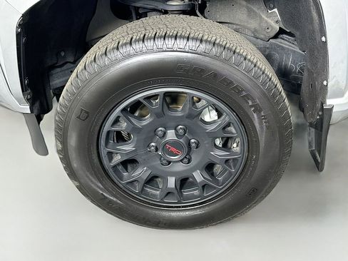 Certified 2024 Toyota Tacoma SR5 image 30