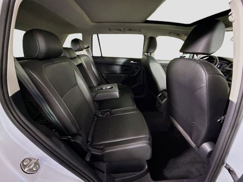 Used 2019 Volkswagen Tiguan SEL AWD/4WD image 27
