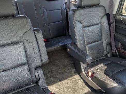 Used 2015 GMC Yukon SLT w/ Open Road Package AWD/4WD image 38