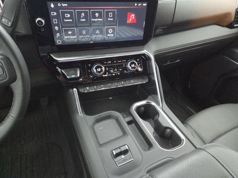 Used 2025 GMC Sierra 2500 Denali w/ Technology Package image 35