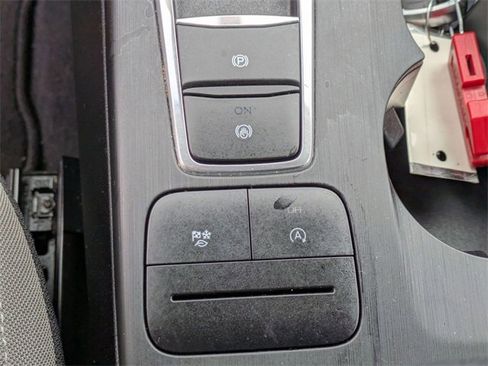 Used 2021 Ford Escape SE w/ SE Sport Appearance Package image 25