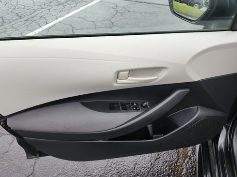 Used 2022 Toyota Corolla LE FWD image 23