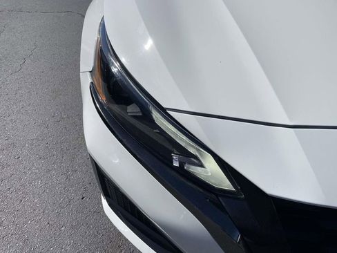 Used 2023 Nissan Altima 2.5 SR FWD image 15