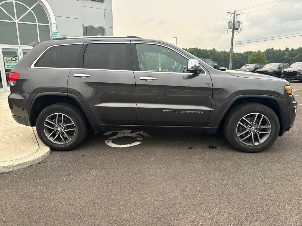Used 2018 Jeep Grand Cherokee Limited AWD/4WD image 9