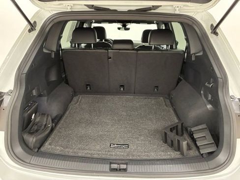 Used 2023 Volkswagen Tiguan SE R-Line AWD/4WD image 17