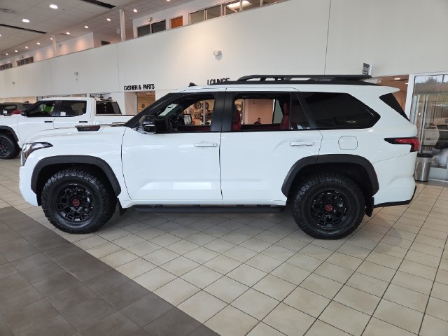 Used 2024 Toyota Sequoia TRD Pro AWD/4WD image 6