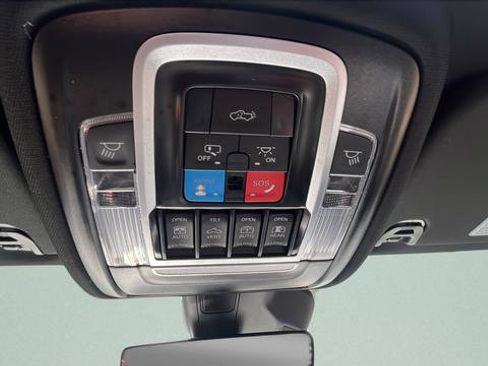 Used 2025 RAM 1500 Laramie w/ Night Edition image 18