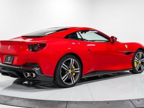 Used 2020 Ferrari Portofino RWD image 39