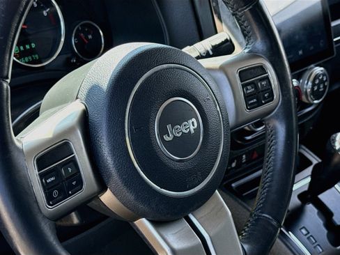 Used 2012 Jeep Patriot Limited AWD/4WD image 12