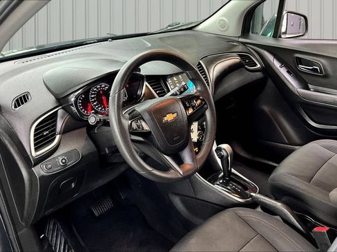 Used 2017 Chevrolet Trax LT w/ Driver Confidence Package FWD image 15