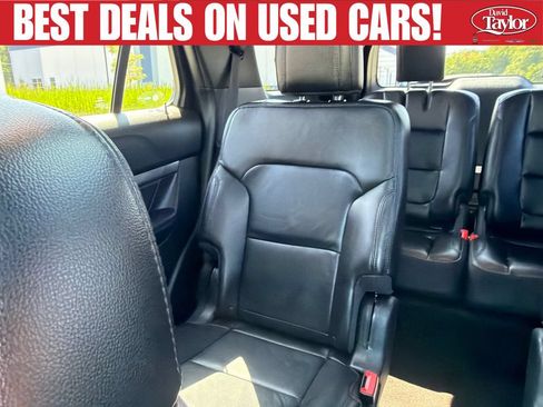 Used 2018 Ford Explorer XLT w/ Equipment Group 202A FWD image 19