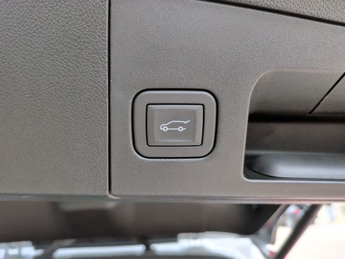 Used 2025 Cadillac XT4 Premium Luxury image 41