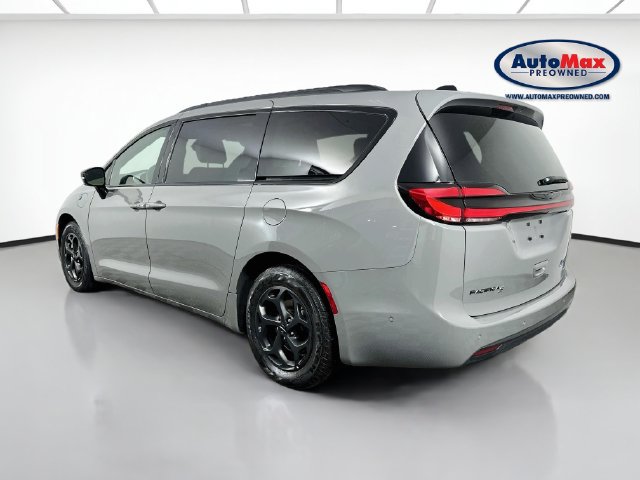 Used 2025 Chrysler Pacifica Premium FWD image 6