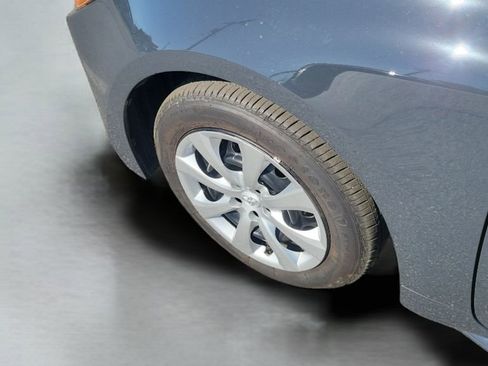 Used 2025 Toyota Corolla LE w/ Convenience Package image 18
