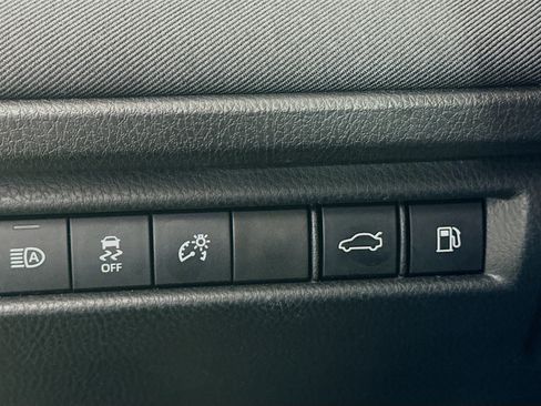 Used 2025 Toyota Camry LE image 16