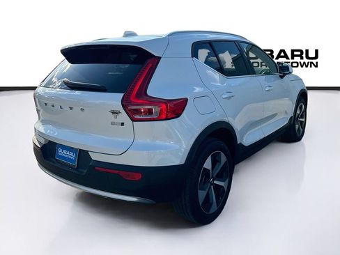 Used 2025 Volvo XC40 B5 Plus AWD/4WD image 7
