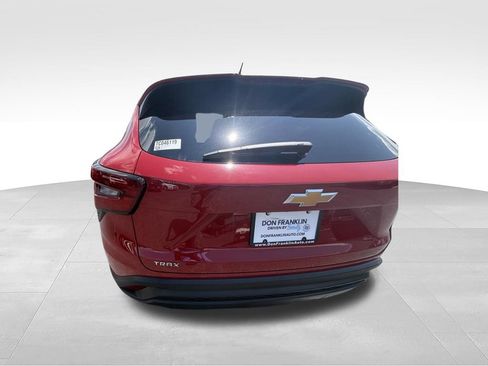 Used 2026 Chevrolet Trax LS FWD image 6