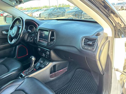 Used 2018 Jeep Compass Trailhawk w/ Cold Weather Group AWD/4WD image 19