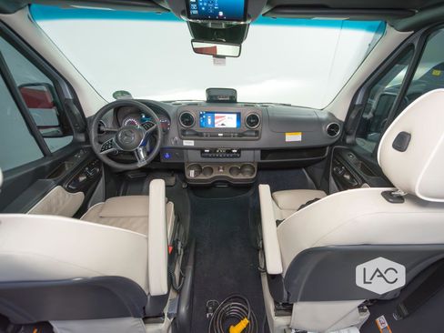 Used 2026 Mercedes-Benz Sprinter 3500 image 27