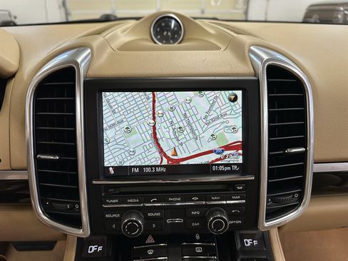 Used 2013 Porsche Cayenne Diesel AWD/4WD image 21