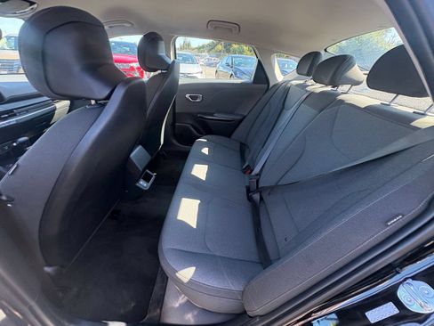 Used 2025 Kia K4 FWD image 25