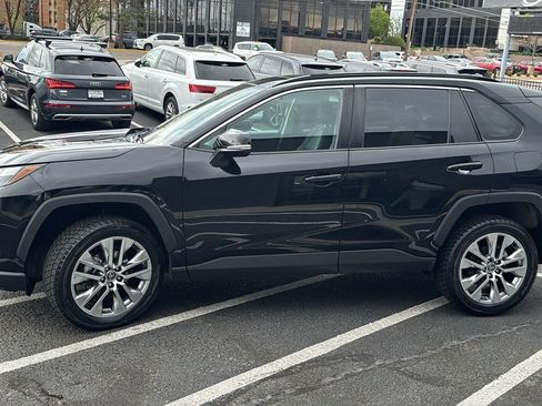 Used 2022 Toyota RAV4 XLE Premium w/ Carpet Mat Package (TMS) image 6