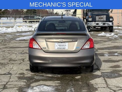 Used 2014 Nissan Versa SV image 4