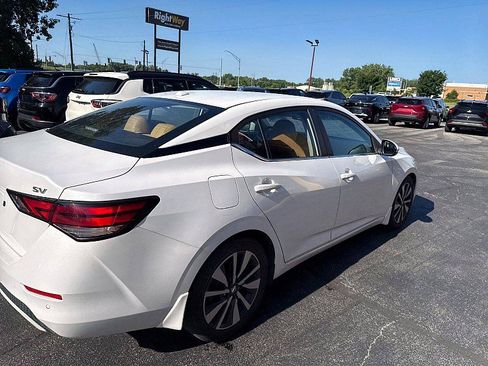 Used 2020 Nissan Sentra SV w/ SV Premium Package FWD image 5