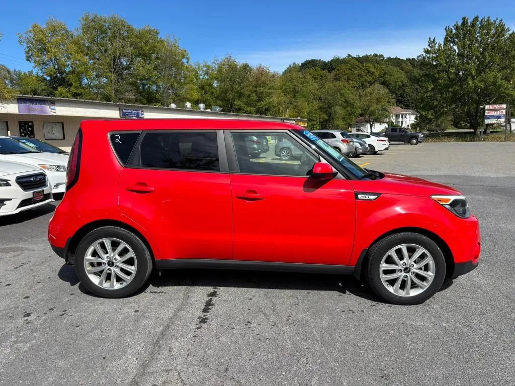 Used 2017 Kia Soul + w/ Audio Package FWD image 9