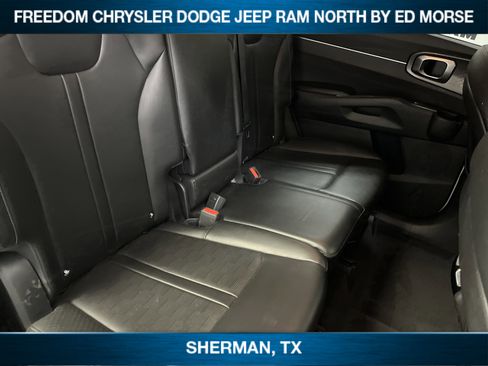 Used 2024 Kia Sorento S image 10