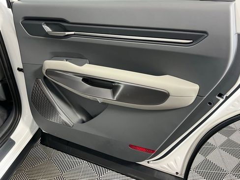 Used 2024 Kia EV9 Wind image 30