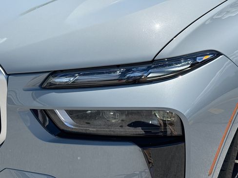 New 2026 BMW ALPINA XB7 AWD/4WD image 9