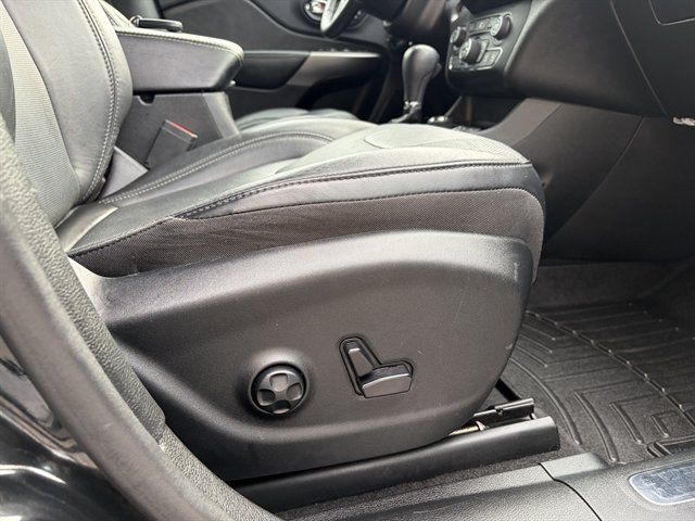 Used 2019 Jeep Cherokee Limited AWD/4WD image 41