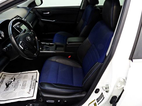 Used 2016 Toyota Camry SE FWD image 8