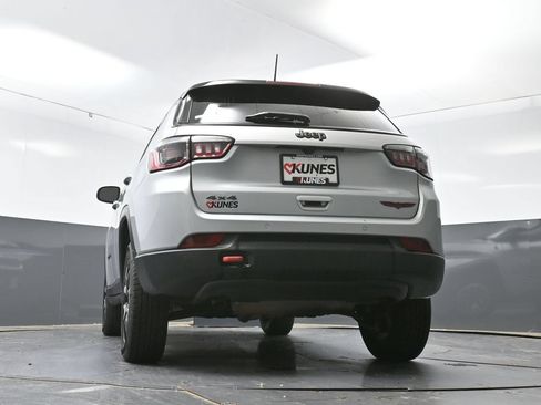 Used 2024 Jeep Compass Trailhawk AWD/4WD image 55