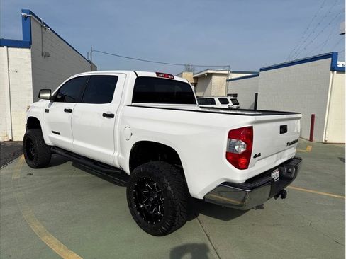 Used 2017 Toyota Tundra SR5 image 8