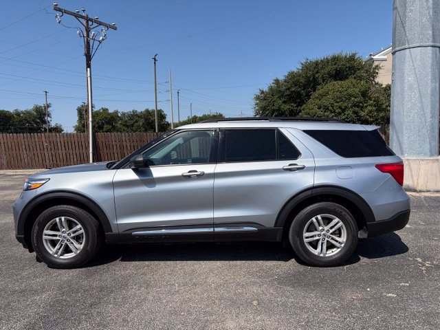 Used 2022 Ford Explorer XLT w/ Equipment Group 202A RWD image 4