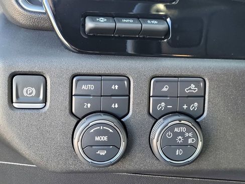 Used 2025 Chevrolet Silverado 3500 LTZ w/ LTZ Premium Package AWD/4WD image 28