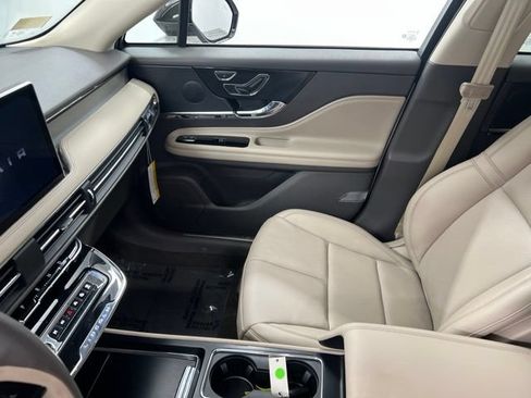Used 2023 Lincoln Corsair AWD w/ Equipment Group 101A image 16