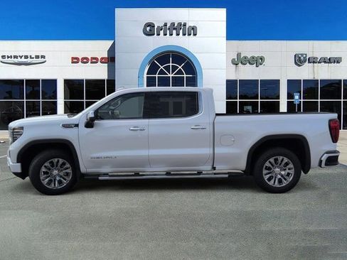Used 2022 GMC Sierra 1500 Denali w/ Technology Package AWD/4WD image 10