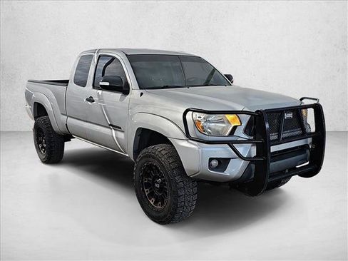 Used 2013 Toyota Tacoma 4x4 Access Cab V6 w/ SR5 Pkg image 7