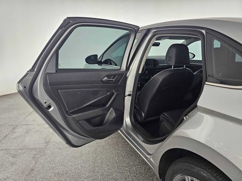 Used 2022 Volkswagen Jetta SE FWD image 15