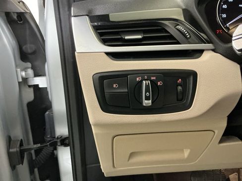 Used 2019 BMW X1 xDrive28i w/ Convenience Package AWD/4WD image 17