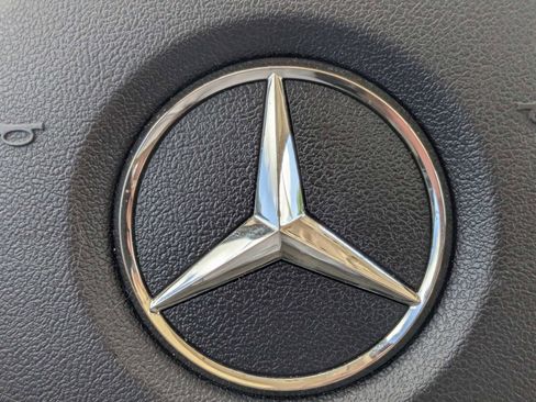 Used 2019 Mercedes-Benz GLC 300 w/ Multimedia Package image 33