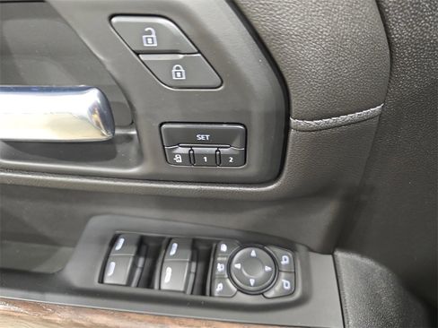 Used 2023 GMC Sierra 2500 Denali w/ Denali Ultimate Package image 28