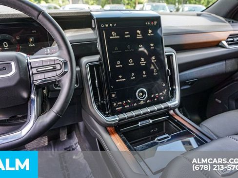 Used 2025 GMC Yukon XL Denali image 34