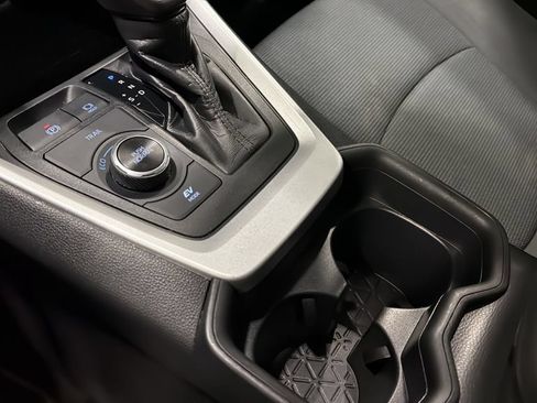 Used 2020 Toyota RAV4 LE w/ All Weather Liner Package AWD/4WD image 29