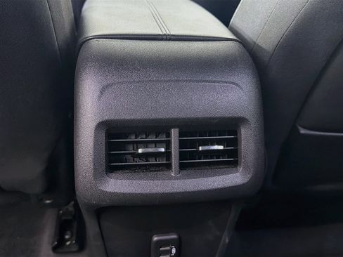 Used 2024 GMC Terrain SLE FWD image 25
