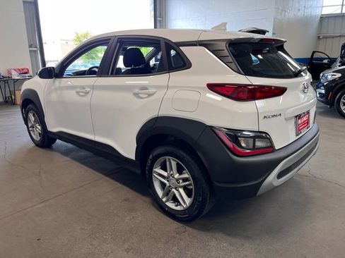 Used 2023 Hyundai Kona SE image 5